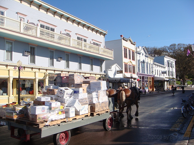 039 Memorial Day [2008 May 23].JPG - Scenes from Mackinac Island.
